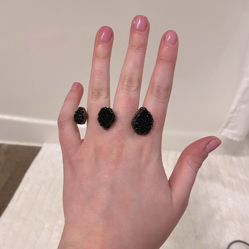 Kendra Scott Naomi Gunmetal Double Ring in black drusy